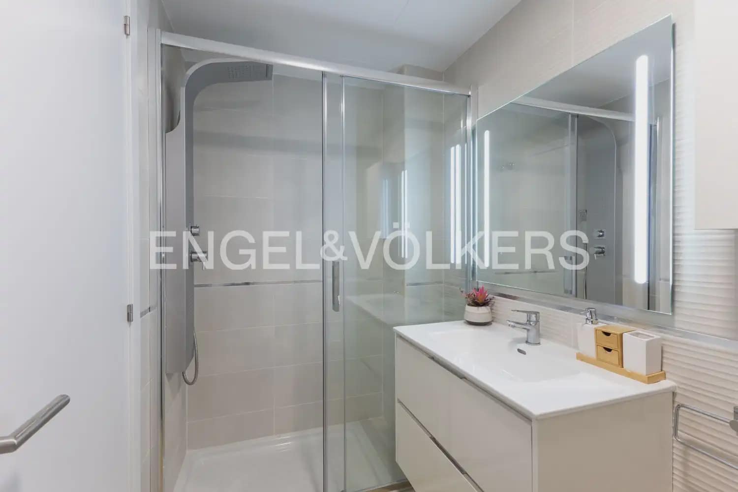 2 bedroom Flat for sale in Cabanes with pool garage - € 280,000 (Ref: 9897830)