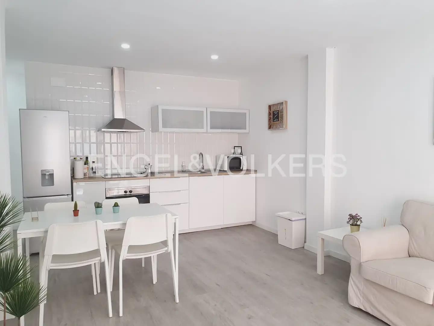 4 quarto Apartamento para arrendar em Valencia cidade - 2 000 € (Ref: 9897831)