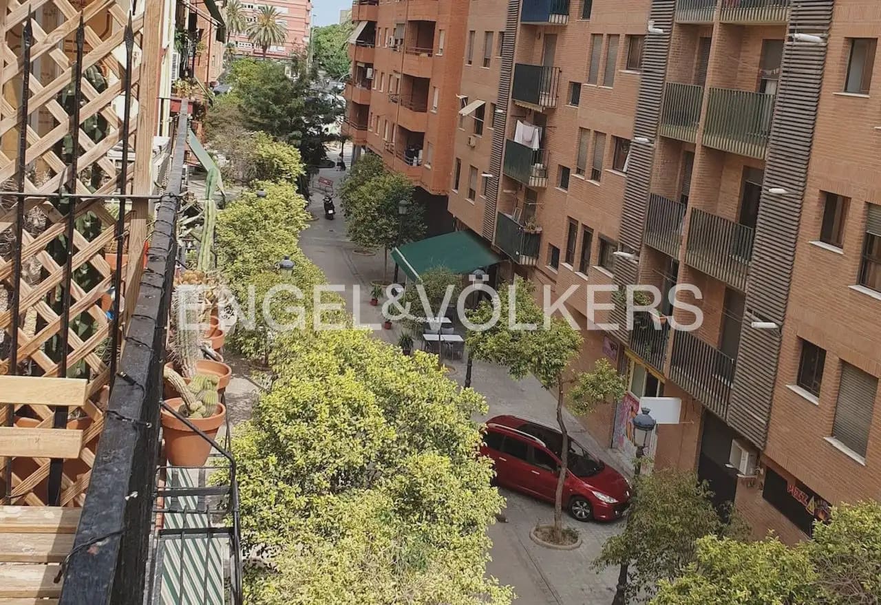 4 quarto Apartamento para arrendar em Valencia cidade - 2 000 € (Ref: 9897831)