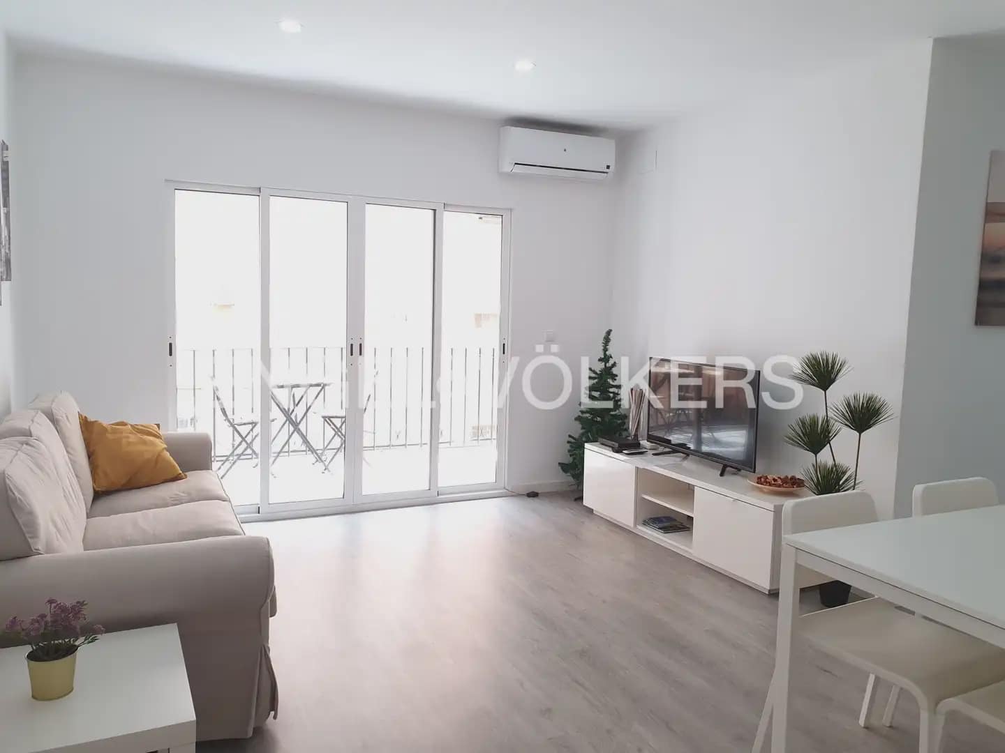 4 quarto Apartamento para arrendar em Valencia cidade - 2 000 € (Ref: 9897831)