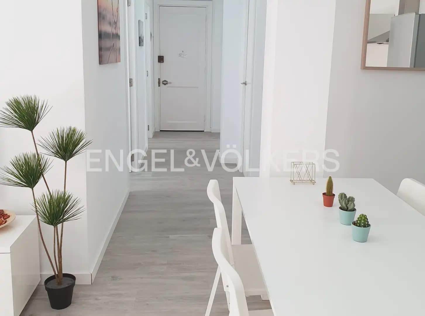 4 quarto Apartamento para arrendar em Valencia cidade - 2 000 € (Ref: 9897831)