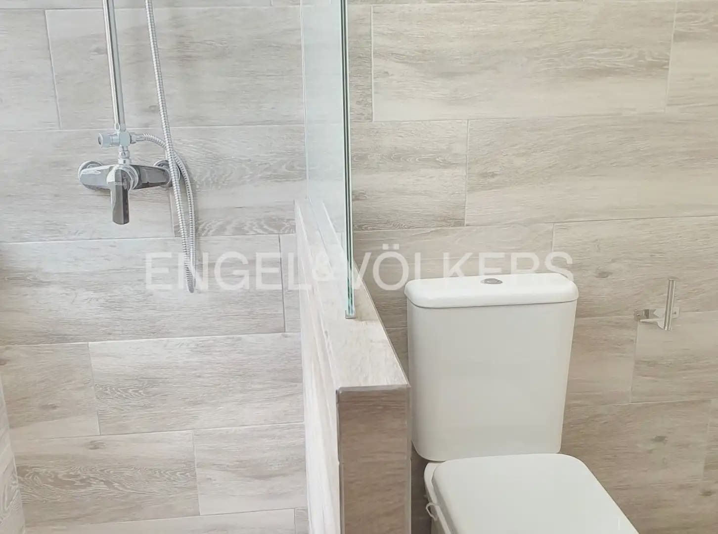4 quarto Apartamento para arrendar em Valencia cidade - 2 000 € (Ref: 9897831)