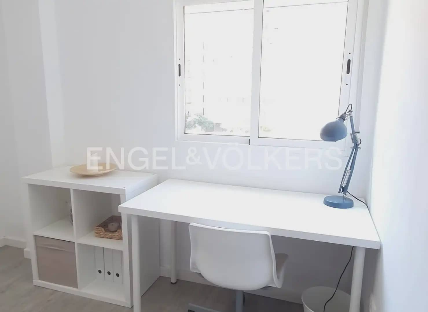4 quarto Apartamento para arrendar em Valencia cidade - 2 000 € (Ref: 9897831)