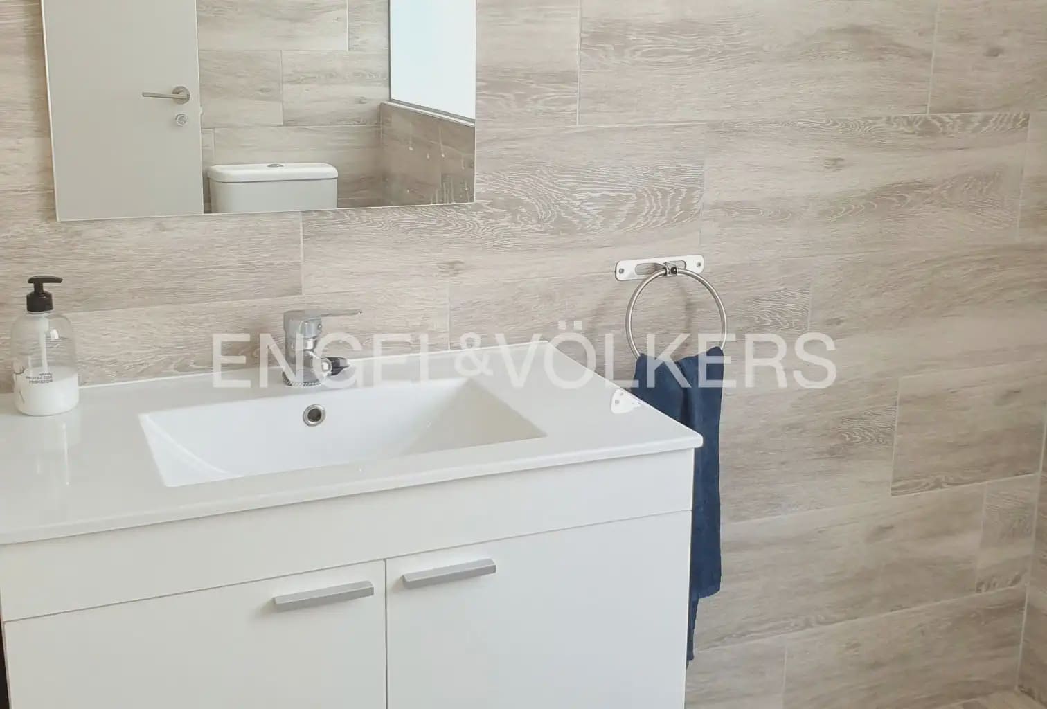 4 quarto Apartamento para arrendar em Valencia cidade - 2 000 € (Ref: 9897831)