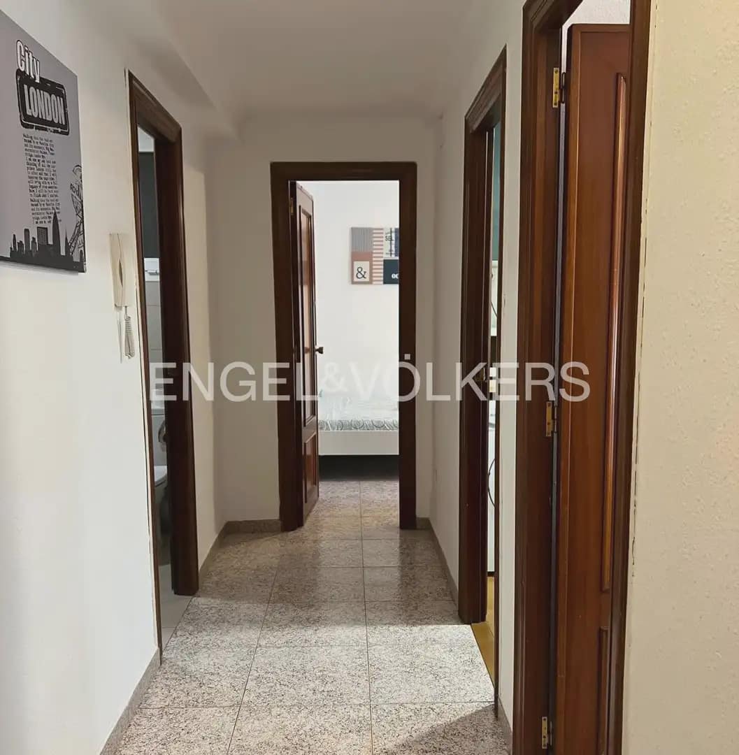 3 bedroom Flat for rent in Valencia city - € 1,600 (Ref: 9897832)