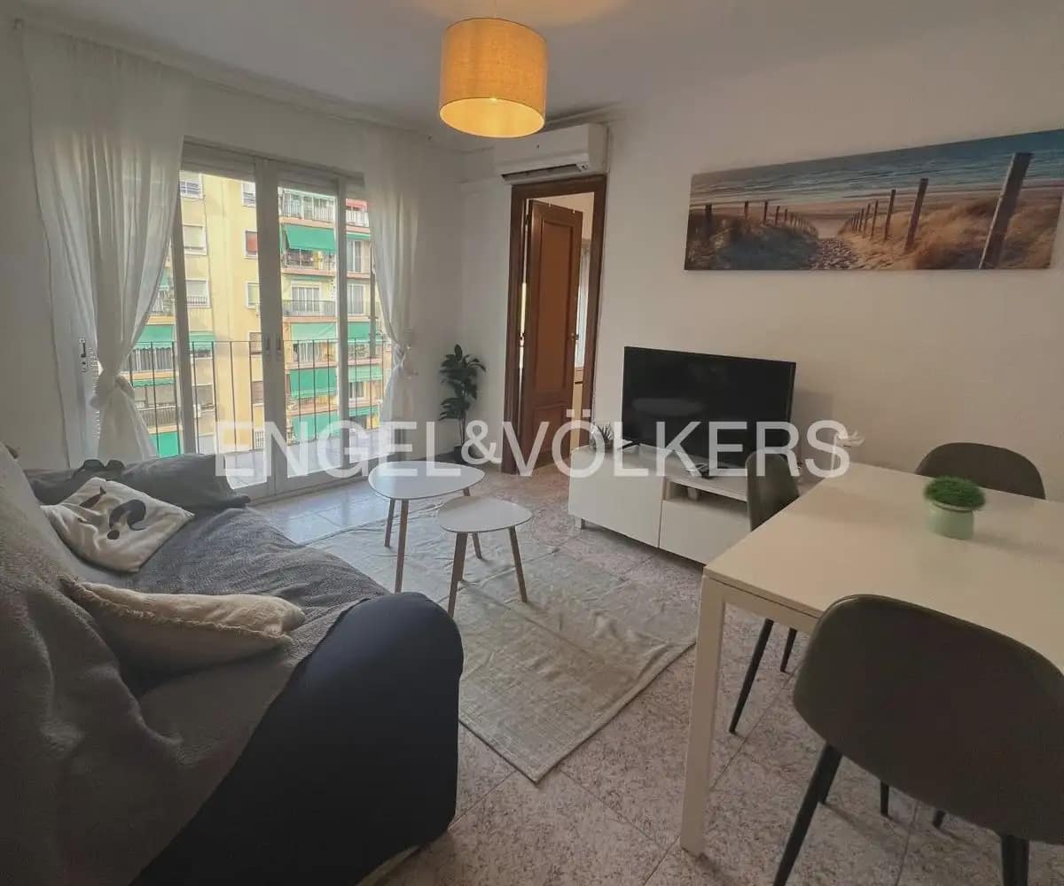 3 bedroom Flat for rent in Valencia city - € 1,600 (Ref: 9897832)