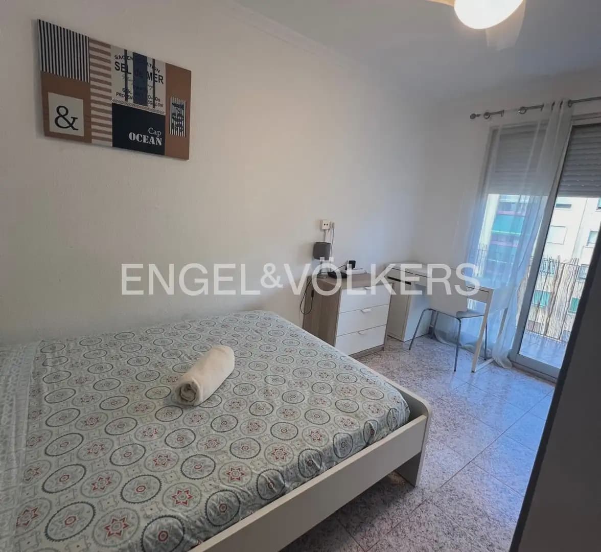 3 bedroom Flat for rent in Valencia city - € 1,600 (Ref: 9897832)