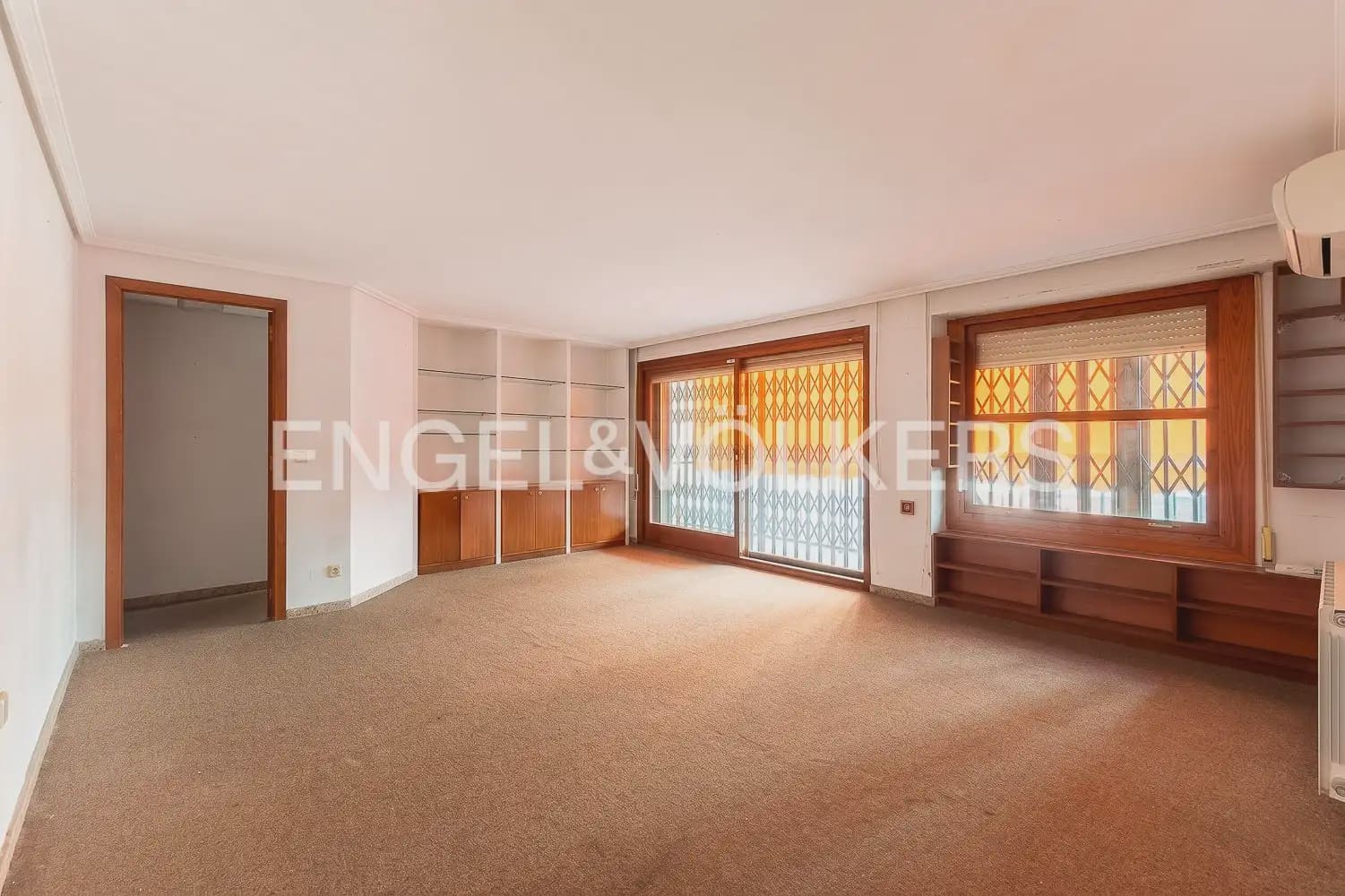 4 Zimmer Wohnung zu verkaufen in Valencia Stadt mit Garage - 950.000 € (Ref: 9897834)