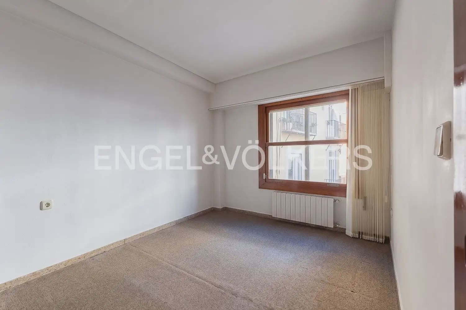 4 Zimmer Wohnung zu verkaufen in Valencia Stadt mit Garage - 950.000 € (Ref: 9897834)