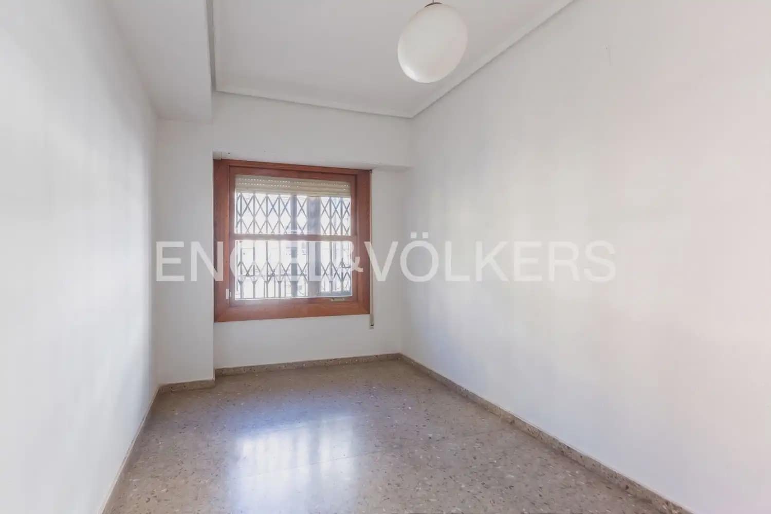 4 Zimmer Wohnung zu verkaufen in Valencia Stadt mit Garage - 950.000 € (Ref: 9897834)