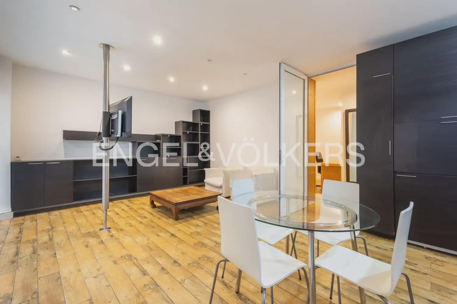 1 sypialnia Mieszkanie do wynajęcia w Miasto Walencja - 1 300 € (Ref: 9897837)