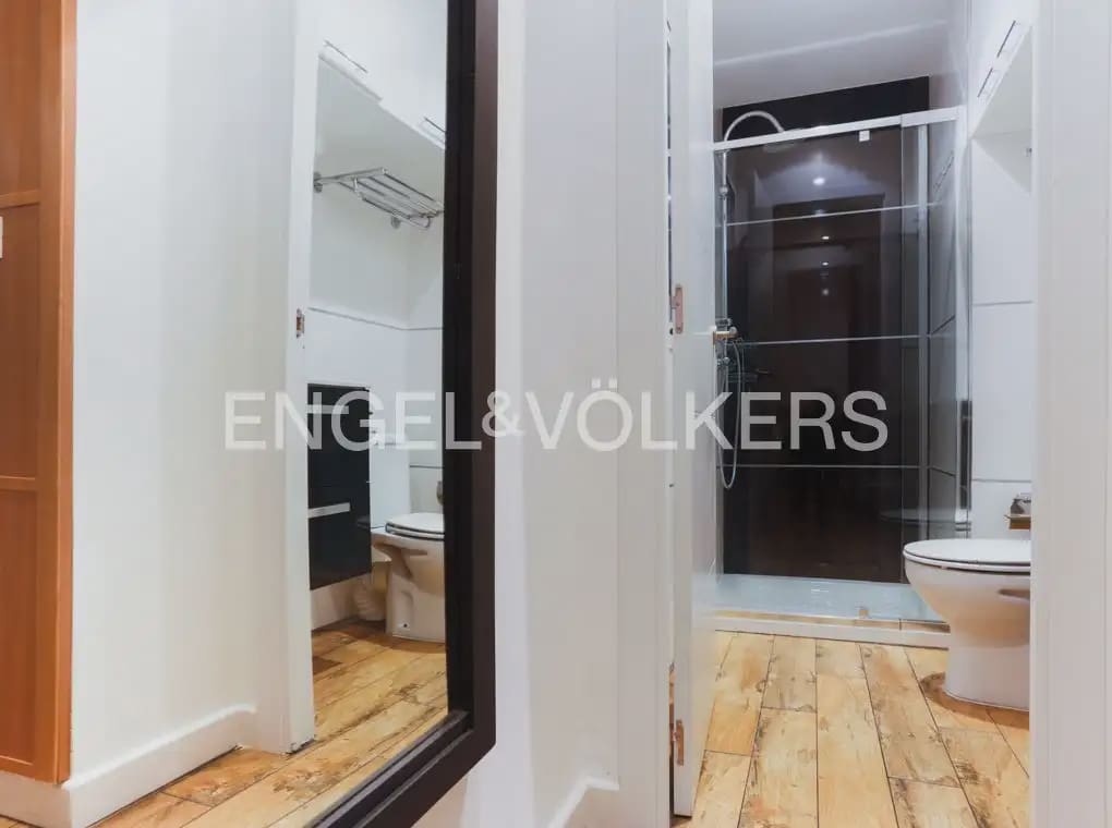 1 sypialnia Mieszkanie do wynajęcia w Miasto Walencja - 1 300 € (Ref: 9897837)