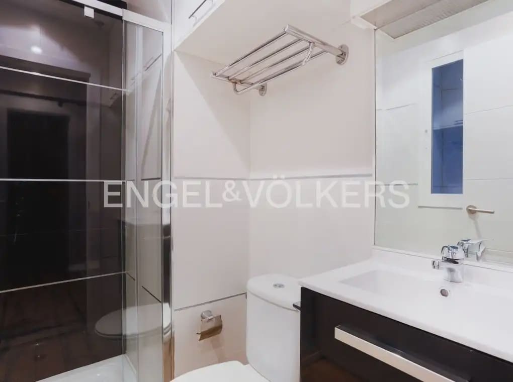 1 sypialnia Mieszkanie do wynajęcia w Miasto Walencja - 1 300 € (Ref: 9897837)