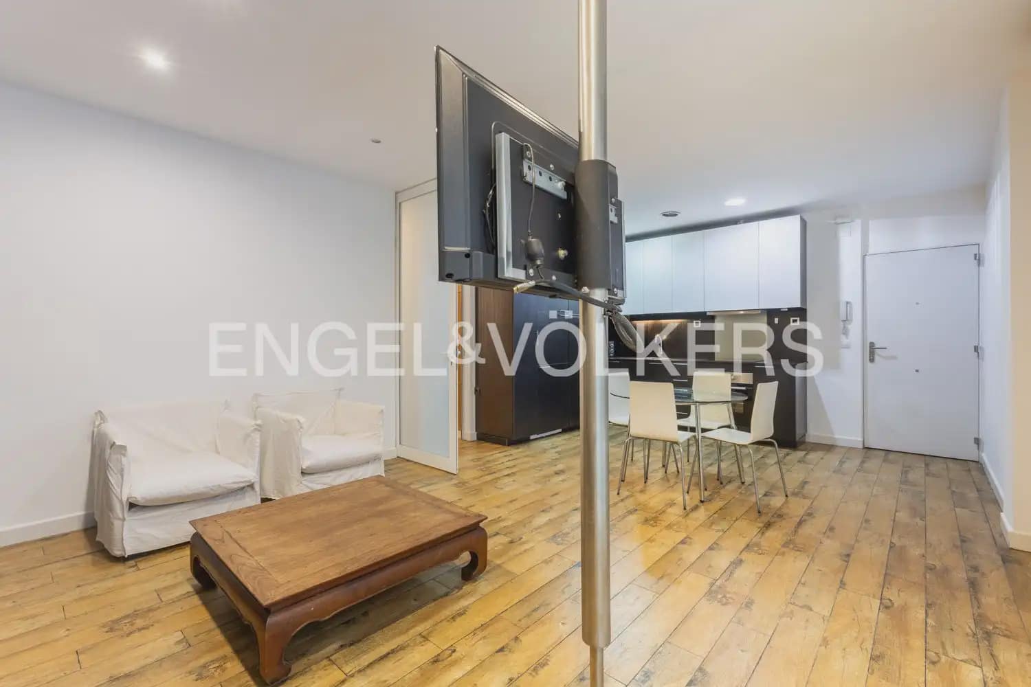 1 sypialnia Mieszkanie do wynajęcia w Miasto Walencja - 1 300 € (Ref: 9897837)
