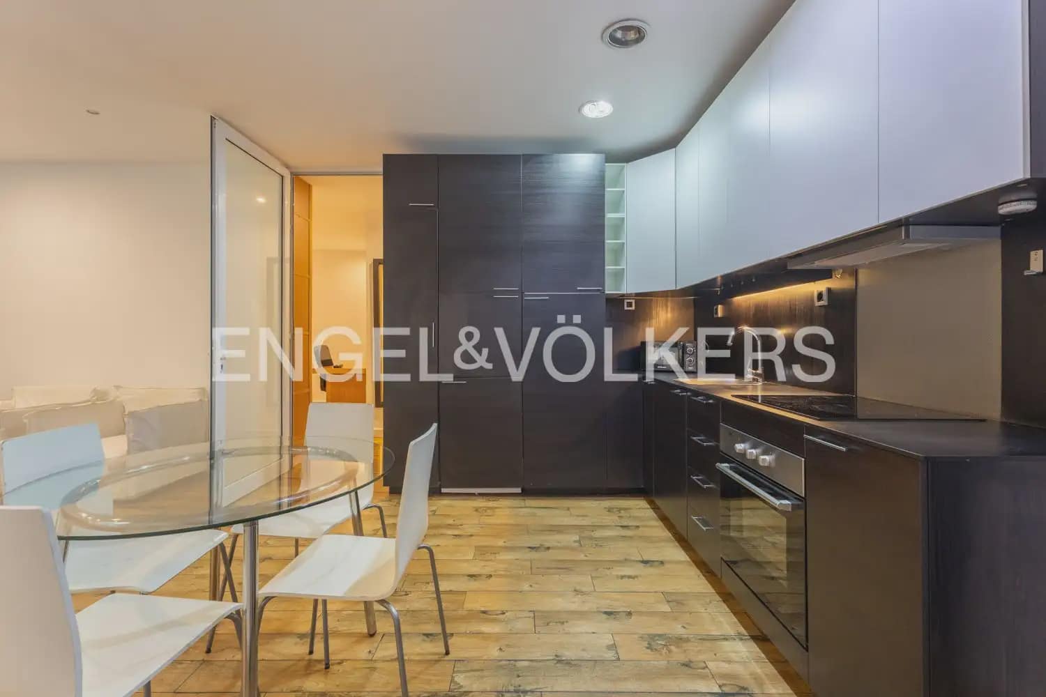 1 sypialnia Mieszkanie do wynajęcia w Miasto Walencja - 1 300 € (Ref: 9897837)