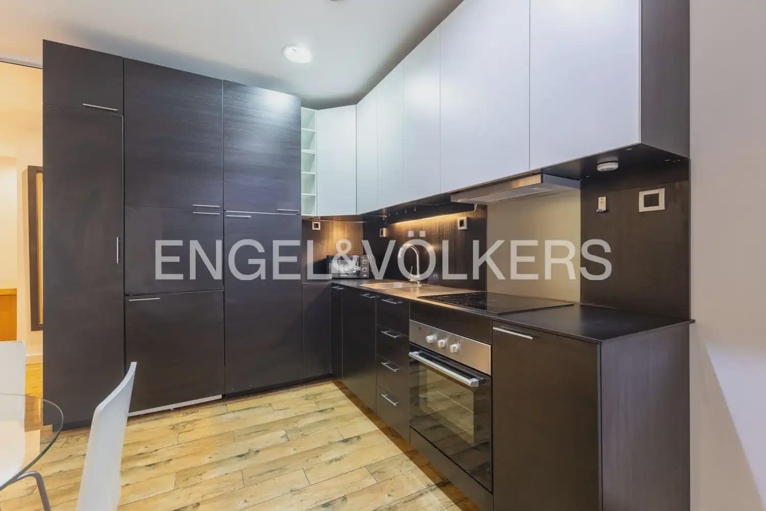 1 sypialnia Mieszkanie do wynajęcia w Miasto Walencja - 1 300 € (Ref: 9897837)