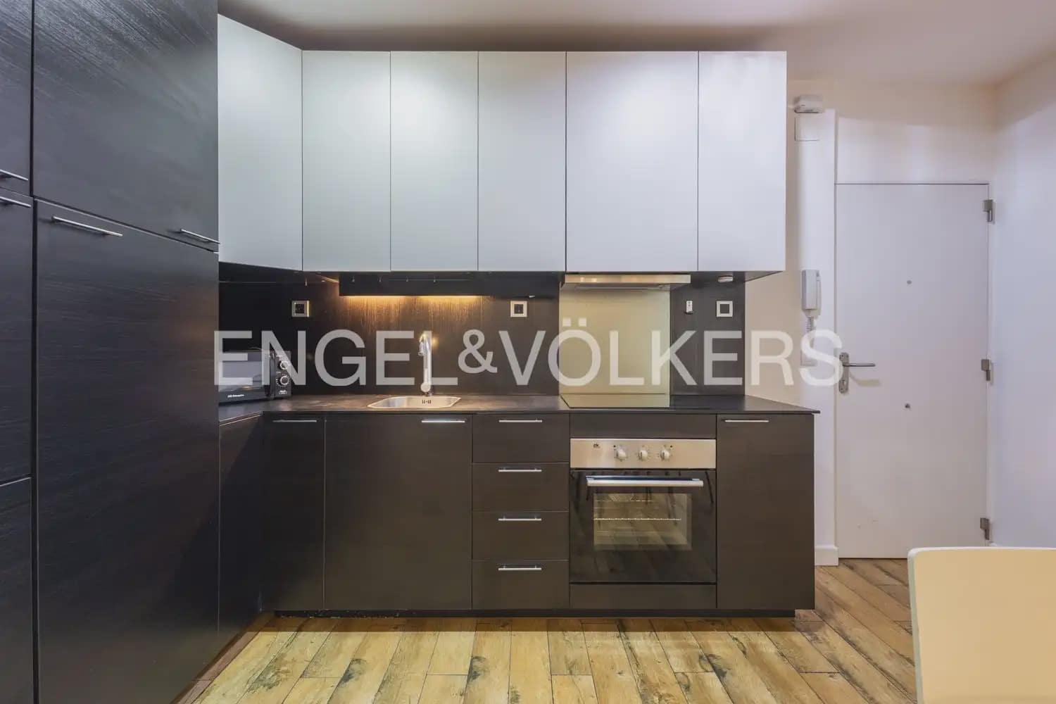 1 sypialnia Mieszkanie do wynajęcia w Miasto Walencja - 1 300 € (Ref: 9897837)