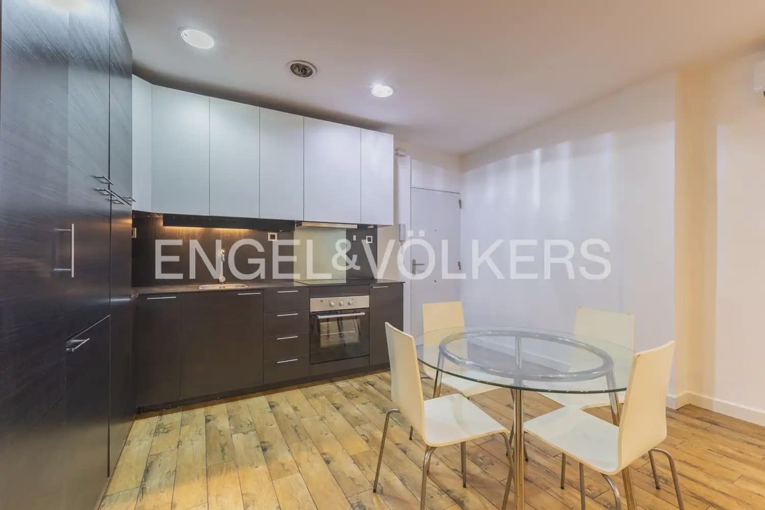 1 sypialnia Mieszkanie do wynajęcia w Miasto Walencja - 1 300 € (Ref: 9897837)