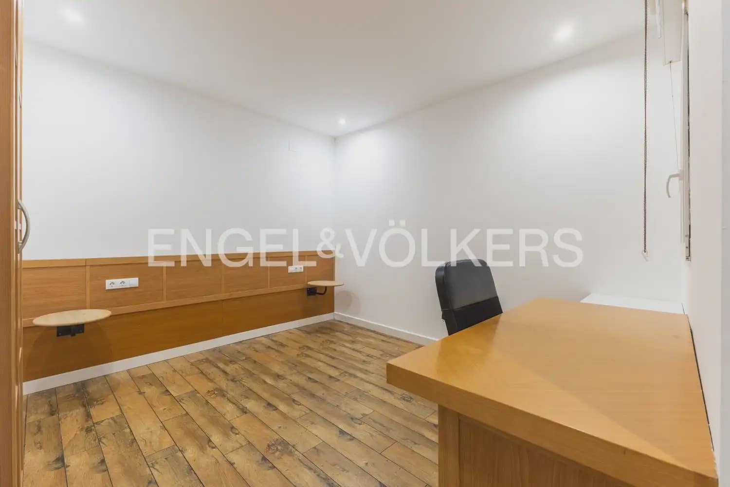 1 sypialnia Mieszkanie do wynajęcia w Miasto Walencja - 1 300 € (Ref: 9897837)