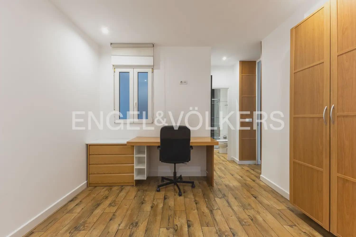 1 sypialnia Mieszkanie do wynajęcia w Miasto Walencja - 1 300 € (Ref: 9897837)