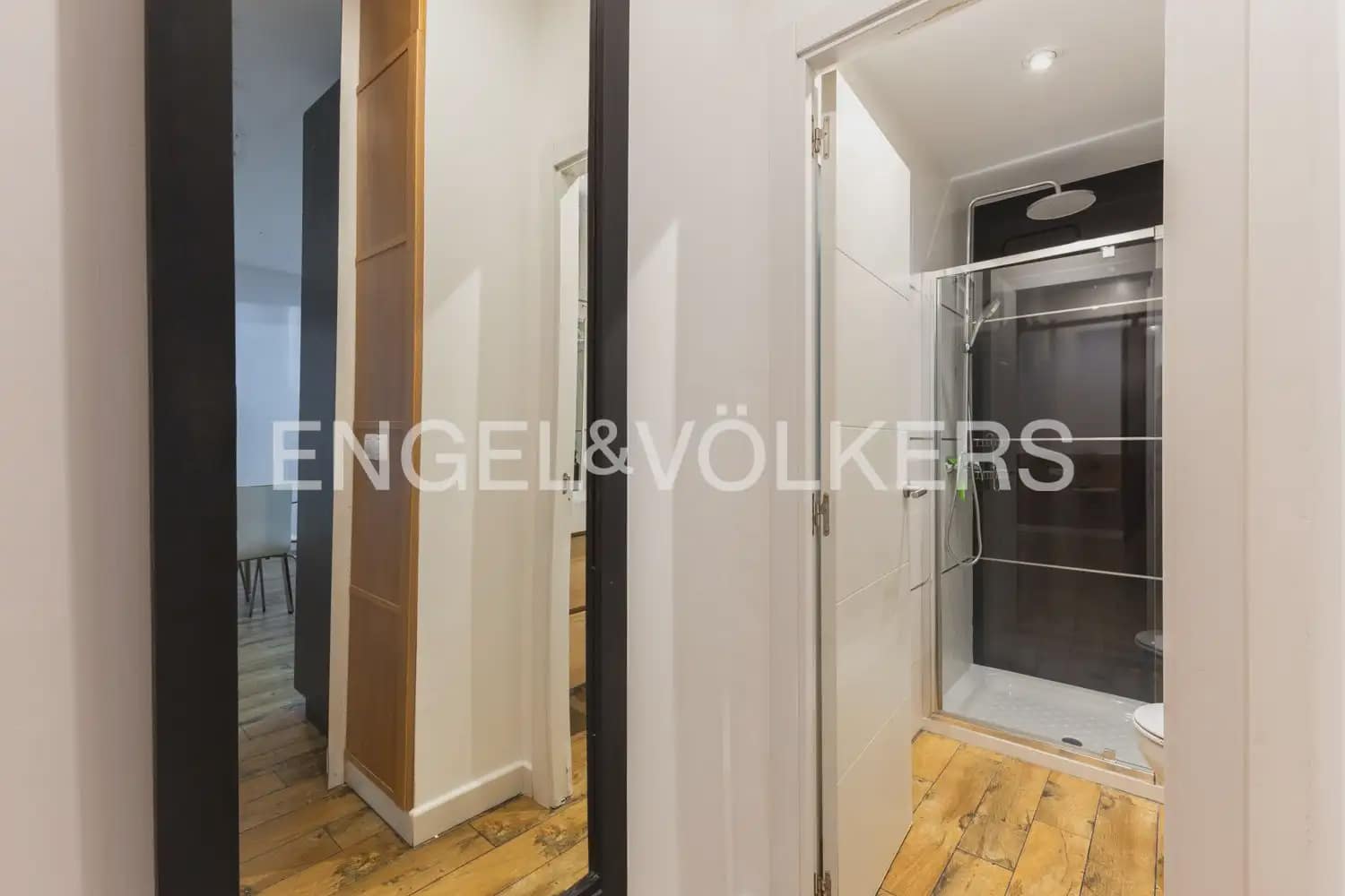 1 sypialnia Mieszkanie do wynajęcia w Miasto Walencja - 1 300 € (Ref: 9897837)