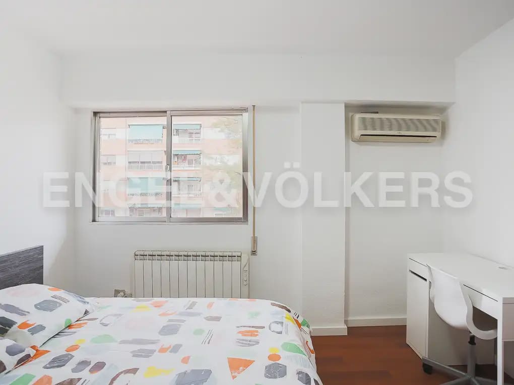 3 quarto Apartamento para arrendar em Valencia cidade - 1 800 € (Ref: 9897838)