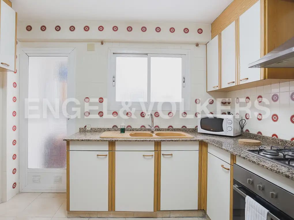 3 quarto Apartamento para arrendar em Valencia cidade - 1 800 € (Ref: 9897838)