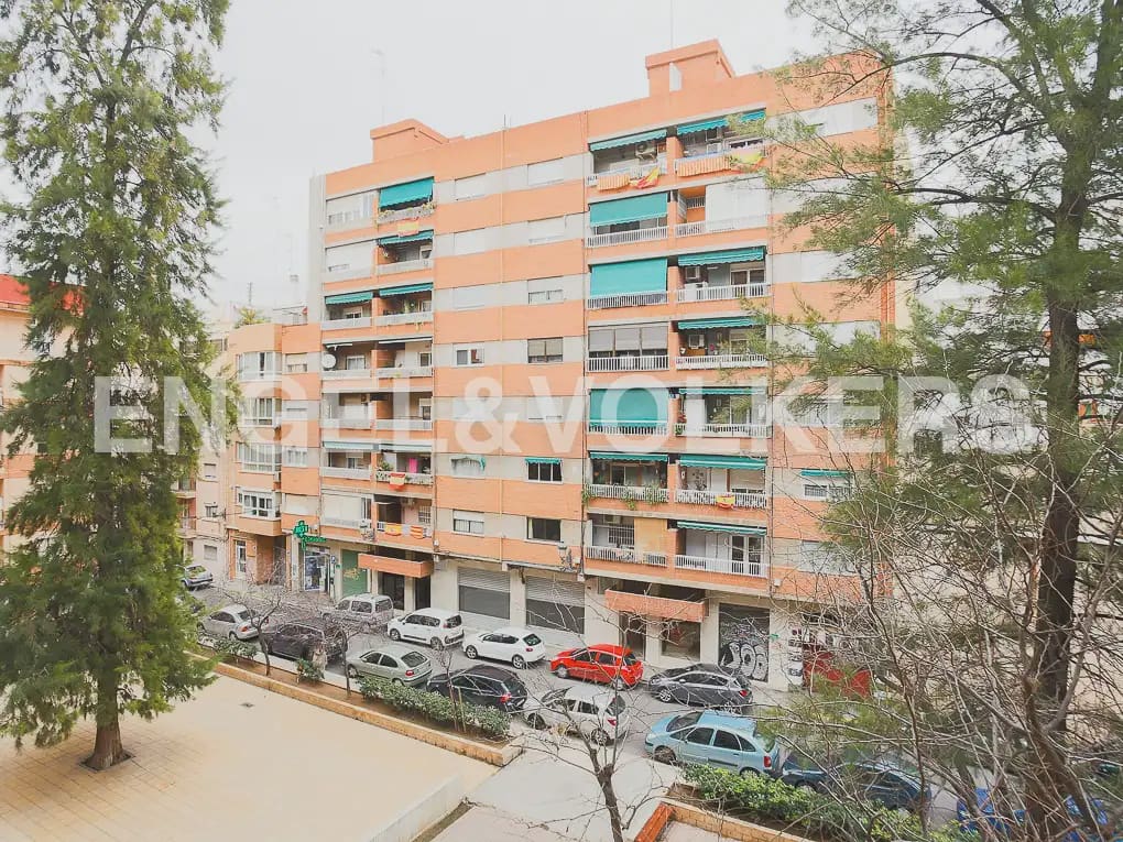 3 quarto Apartamento para arrendar em Valencia cidade - 1 800 € (Ref: 9897838)