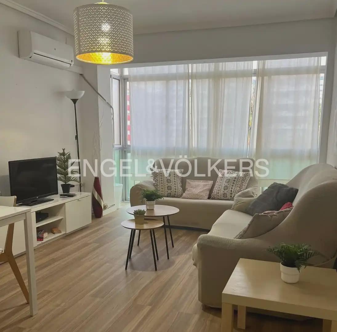 3 slaapkamer Flat te huur in Valencia stad - € 1.600 (Ref: 9897840)