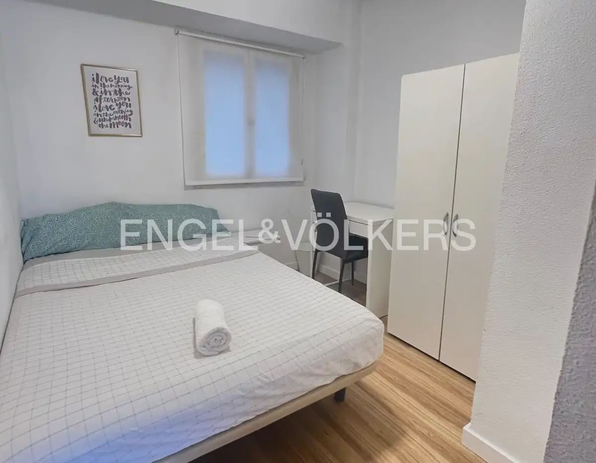 3 slaapkamer Flat te huur in Valencia stad - € 1.600 (Ref: 9897840)