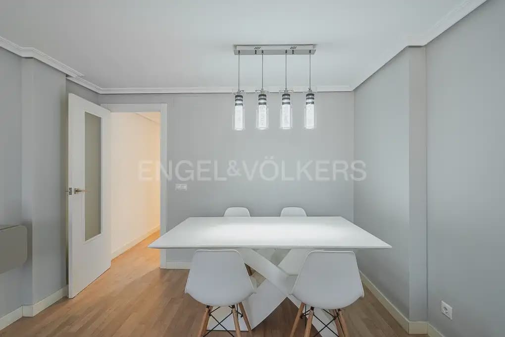 2 bedroom Flat for rent in Valencia city - € 1,500 (Ref: 9897841)