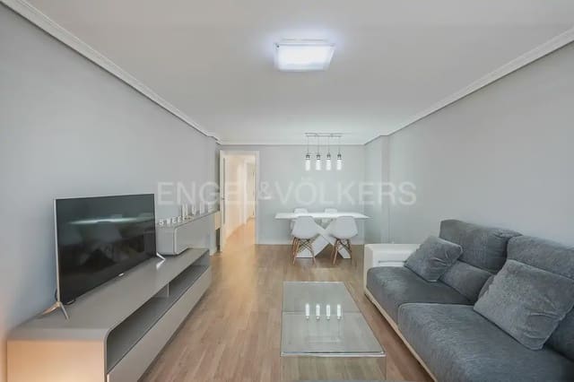 2 sovrum Lägenhet att hyra i Sant Isidre, Valencia stad - 1 500 € (Ref: 9897841)