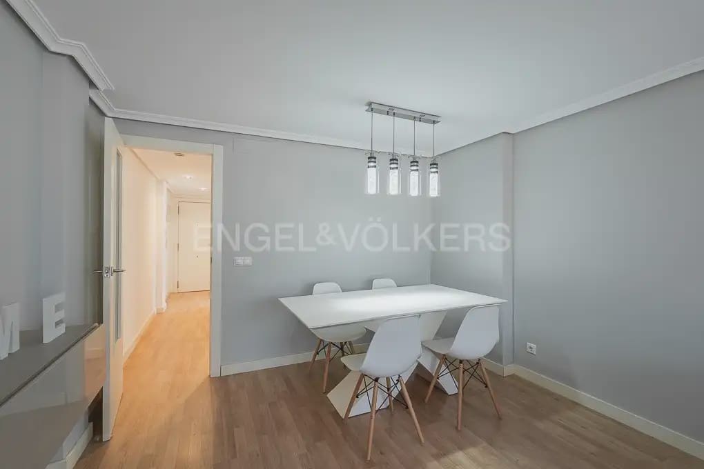 2 bedroom Flat for rent in Valencia city - € 1,500 (Ref: 9897841)
