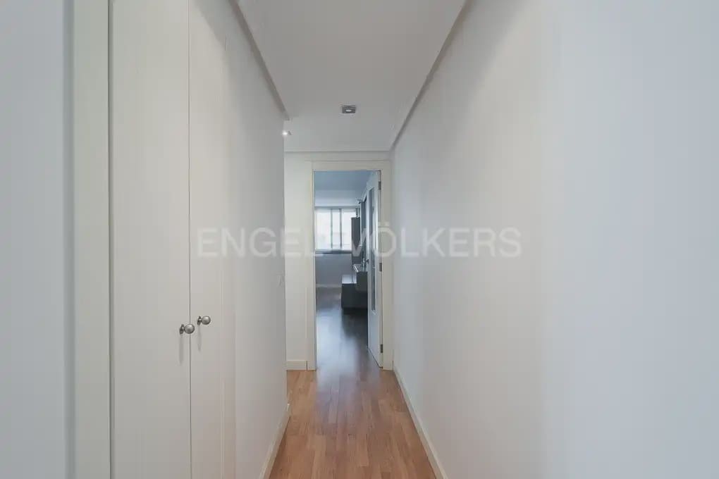 2 bedroom Flat for rent in Valencia city - € 1,500 (Ref: 9897841)