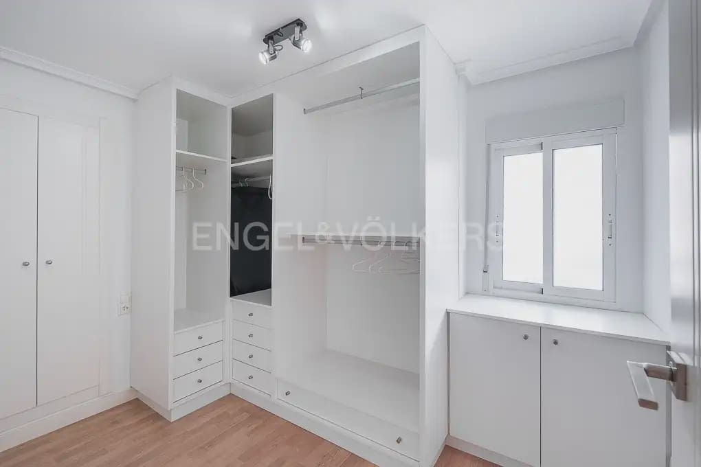 2 bedroom Flat for rent in Valencia city - € 1,500 (Ref: 9897841)