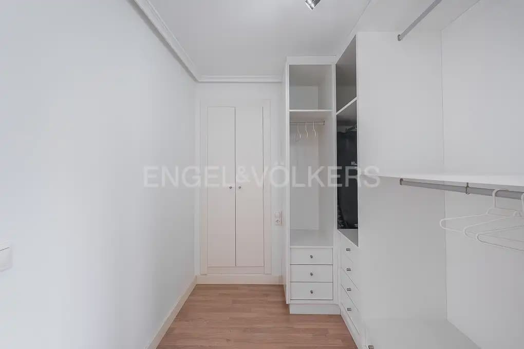 2 bedroom Flat for rent in Valencia city - € 1,500 (Ref: 9897841)