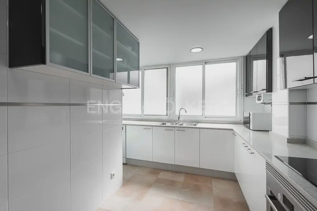 2 bedroom Flat for rent in Valencia city - € 1,500 (Ref: 9897841)