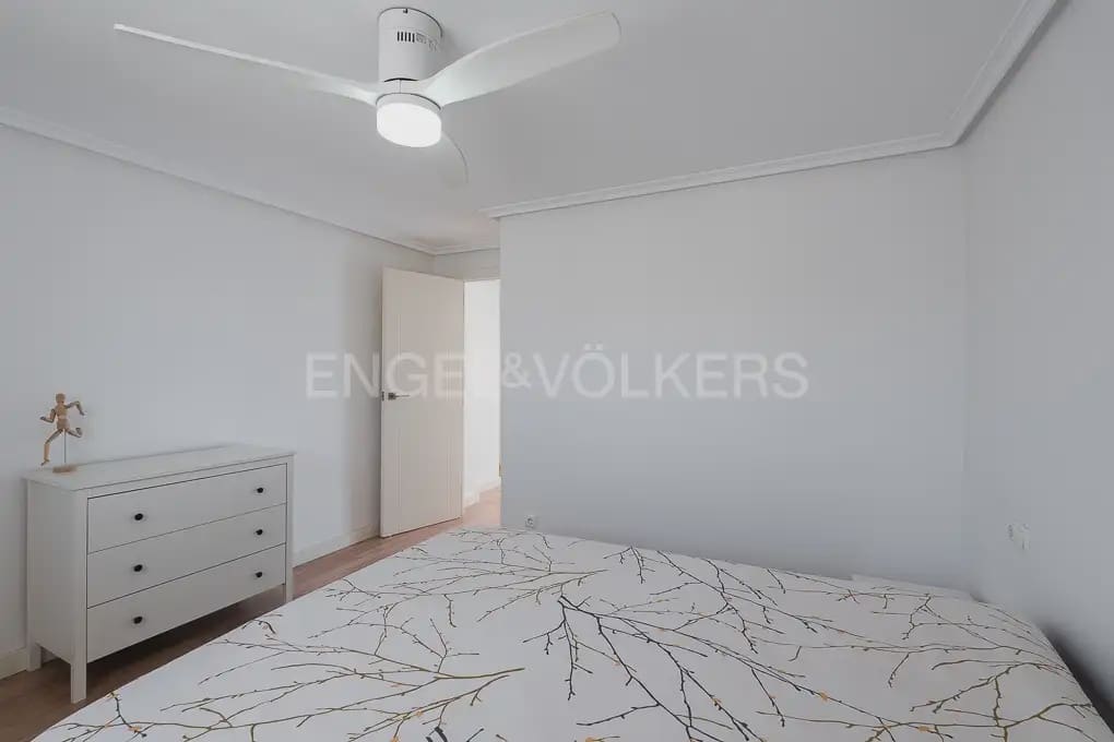 2 bedroom Flat for rent in Valencia city - € 1,500 (Ref: 9897841)