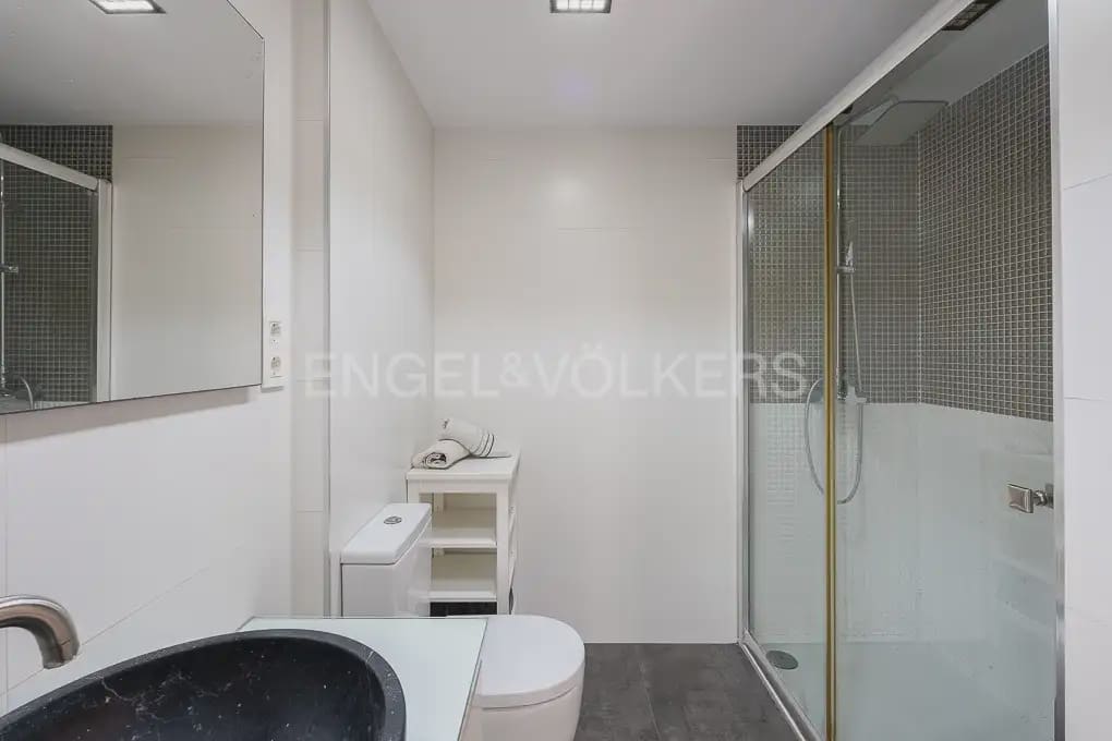 2 bedroom Flat for rent in Valencia city - € 1,500 (Ref: 9897841)
