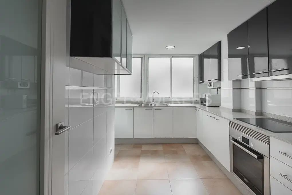 2 bedroom Flat for rent in Valencia city - € 1,500 (Ref: 9897841)