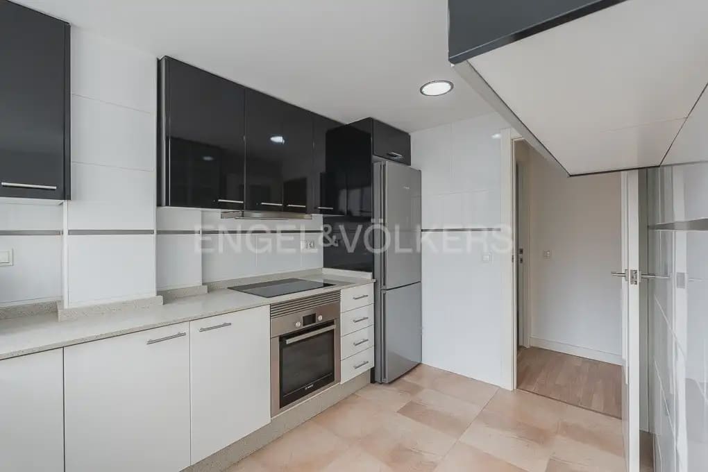 2 bedroom Flat for rent in Valencia city - € 1,500 (Ref: 9897841)