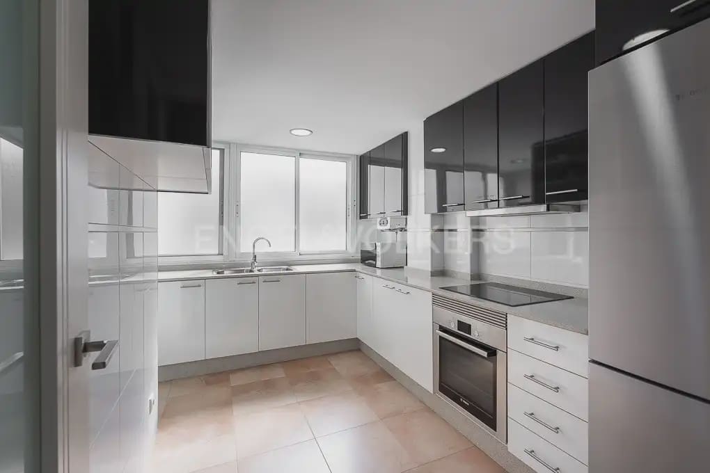 2 bedroom Flat for rent in Valencia city - € 1,500 (Ref: 9897841)