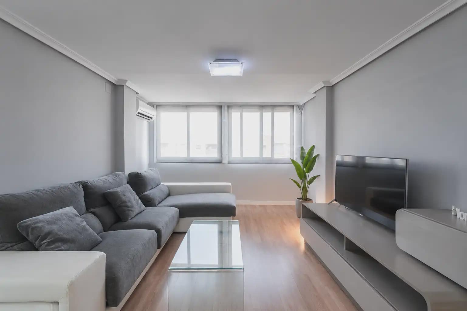 2 bedroom Flat for rent in Valencia city - € 1,500 (Ref: 9897841)