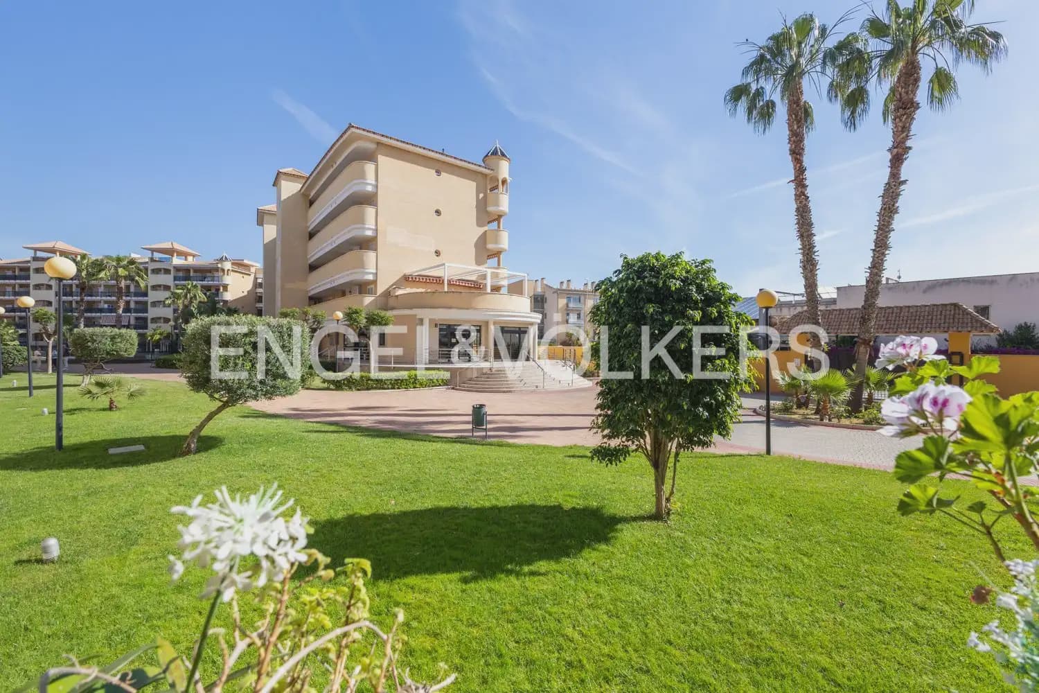 2 bedroom Flat for sale in Canet d'En Berenguer with pool garage - € 275,000 (Ref: 9897842)