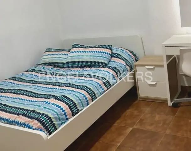 3 quarto Apartamento para arrendar em Aiora, Valência cidade - 1 600 € (Ref: 9897843)