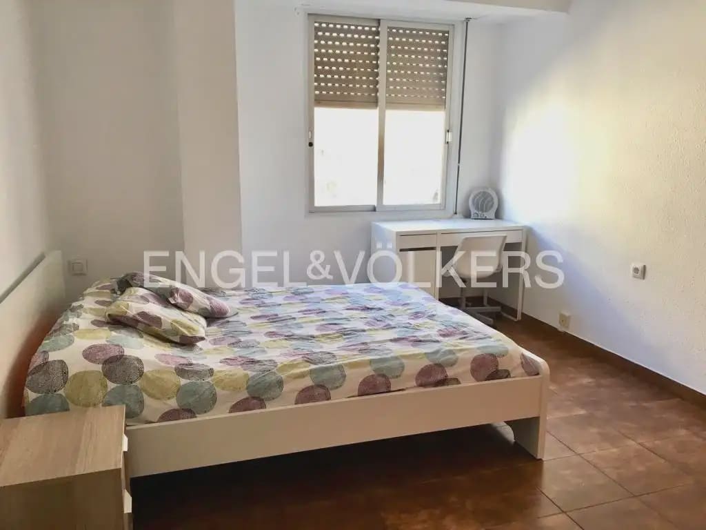 3 quarto Apartamento para arrendar em Valencia cidade - 1 600 € (Ref: 9897843)