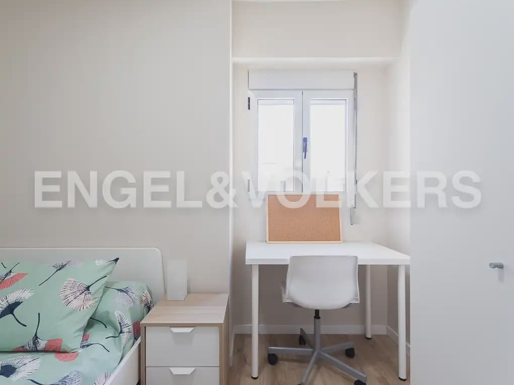 3 quarto Apartamento para arrendar em Valencia cidade - 1 600 € (Ref: 9897846)
