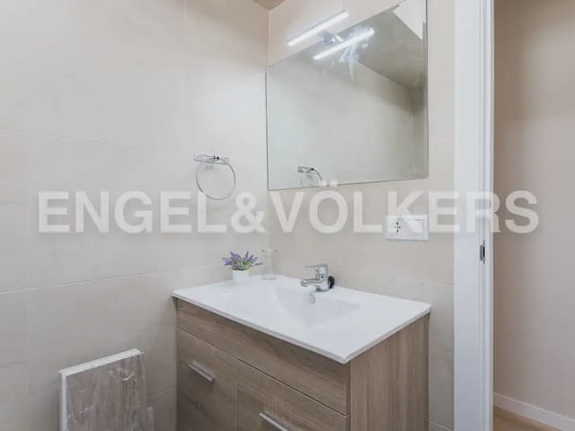 3 quarto Apartamento para arrendar em Aiora, Valência cidade - 1 600 € (Ref: 9897846)