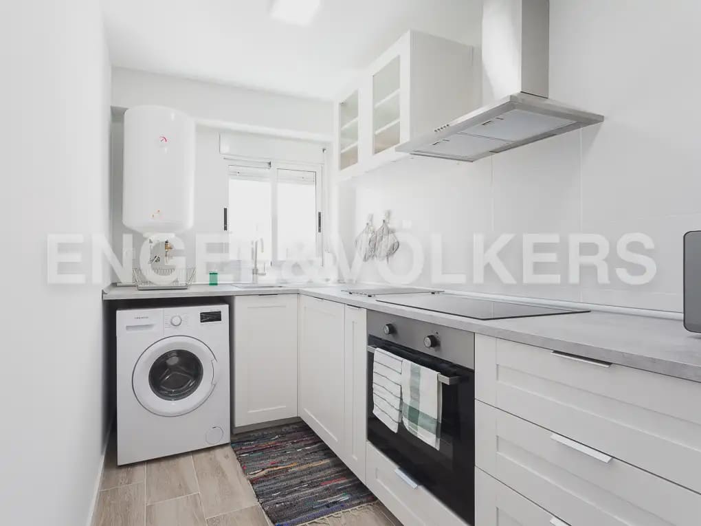 3 quarto Apartamento para arrendar em Valencia cidade - 1 600 € (Ref: 9897846)