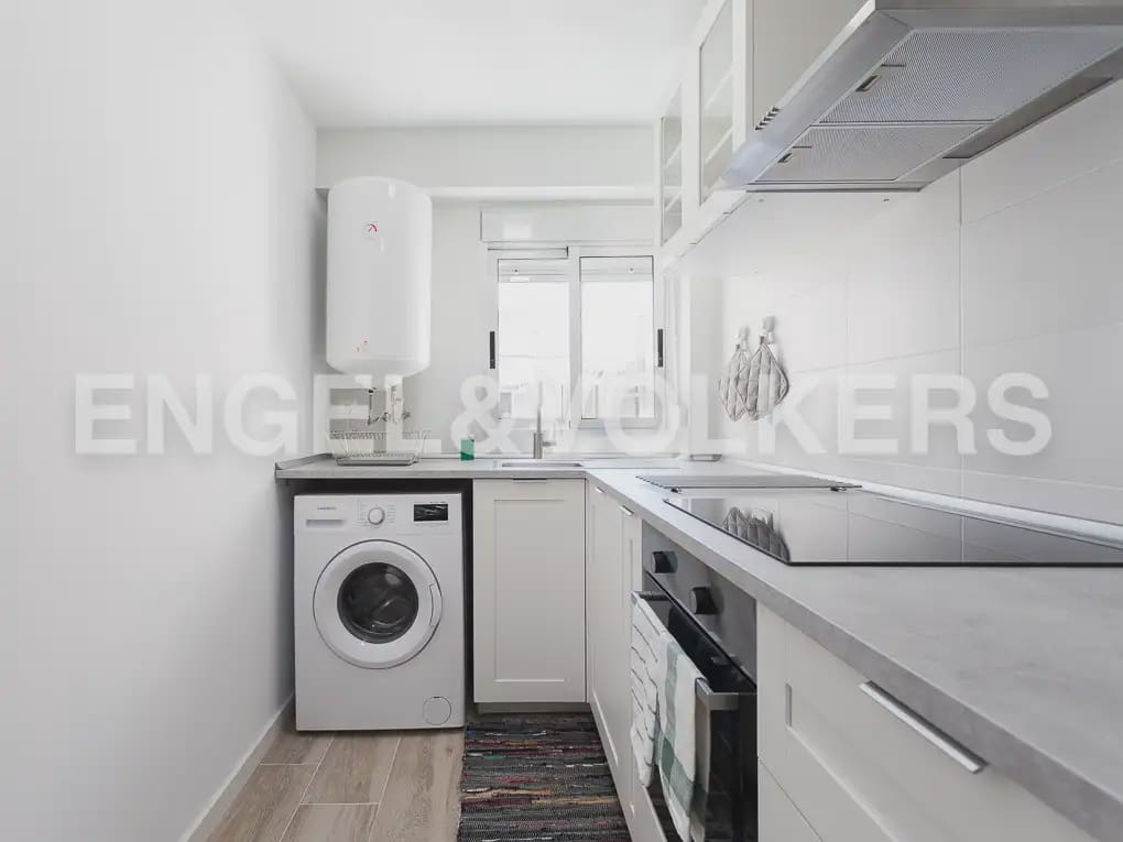 3 quarto Apartamento para arrendar em Valencia cidade - 1 600 € (Ref: 9897846)